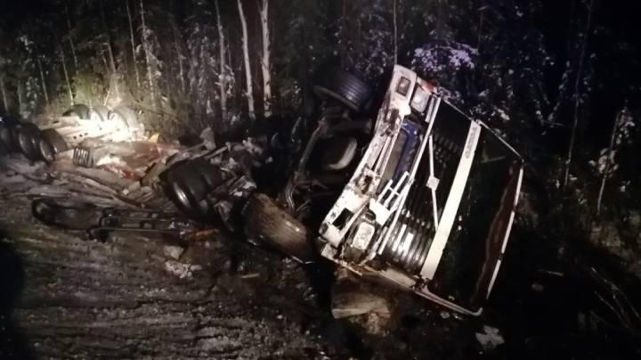 Водитель грузовика пострадал в результате ДТП под Кировском